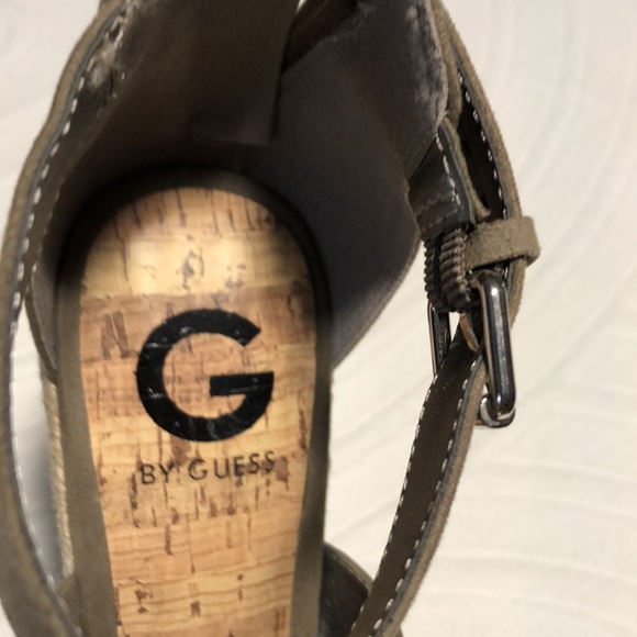 Guess Wedge Sandle - Picture 2 of 6
